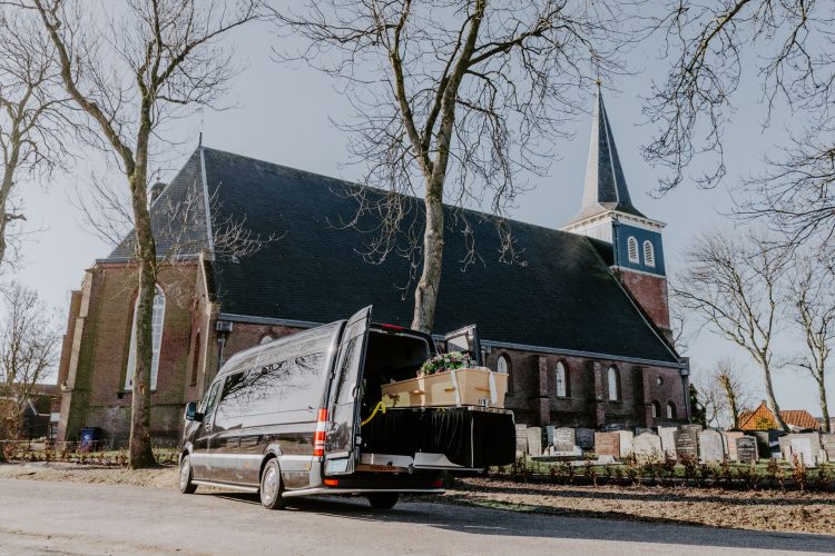 web-rouwvervoer-van-der-bles-makkum-friesland-fotograaf-jessie-jansen-13